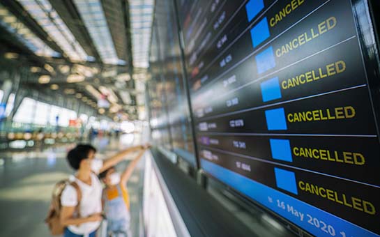 ¿El seguro de viaje cubre los vuelos cancelados?